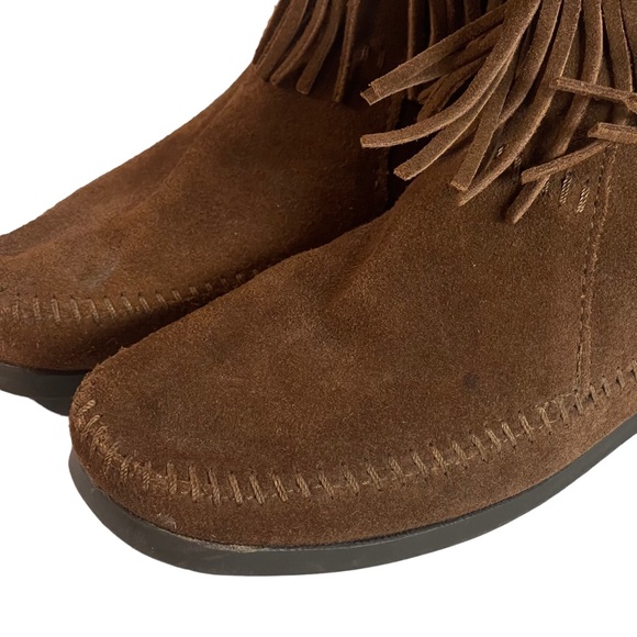 Minnetonka Double Fringe Side Zip Suede Brown Flat Soled Ankle Boot 2360011 - Picture 10 of 13